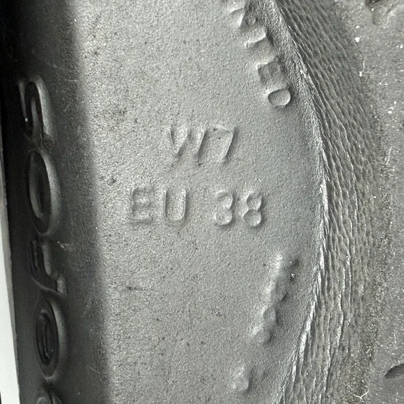 OOFOS Sandals Women's Size 7 OOlala Leopard Print Slip On Thong Flip Flops Black - Picture 7 of 7